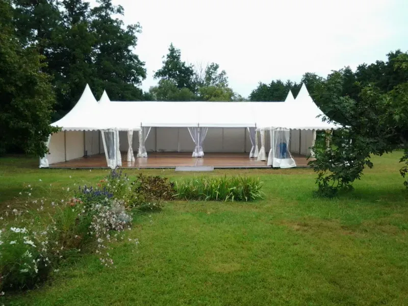 Location tente mariage à Villegouge